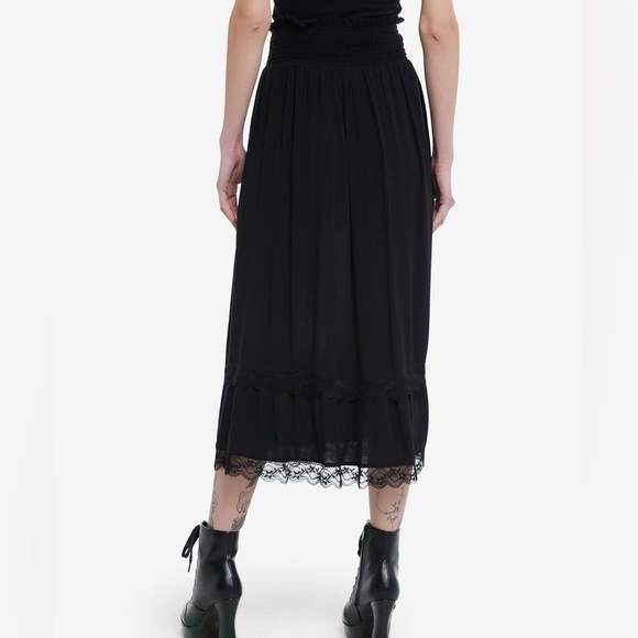 Black Lace Ruched Midi Skirt Small - Picture 2 of 2